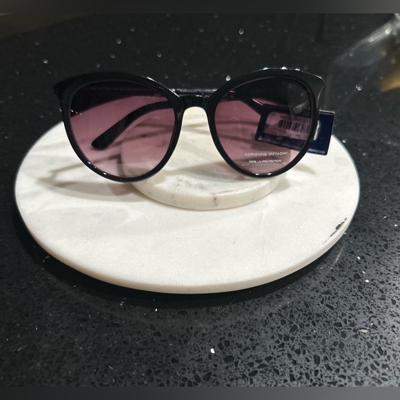 Adrienne Vittadini sunglasses NWT- black frames with leather wrapping on arms - Picture 2 of 8